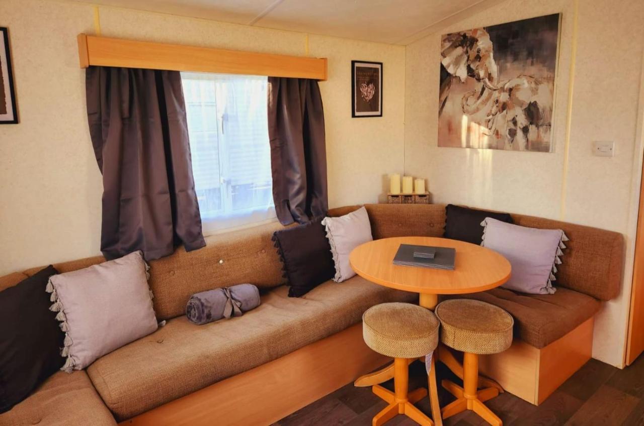 Comfy Caravan On Marine Park Hotell Rhyl Eksteriør bilde