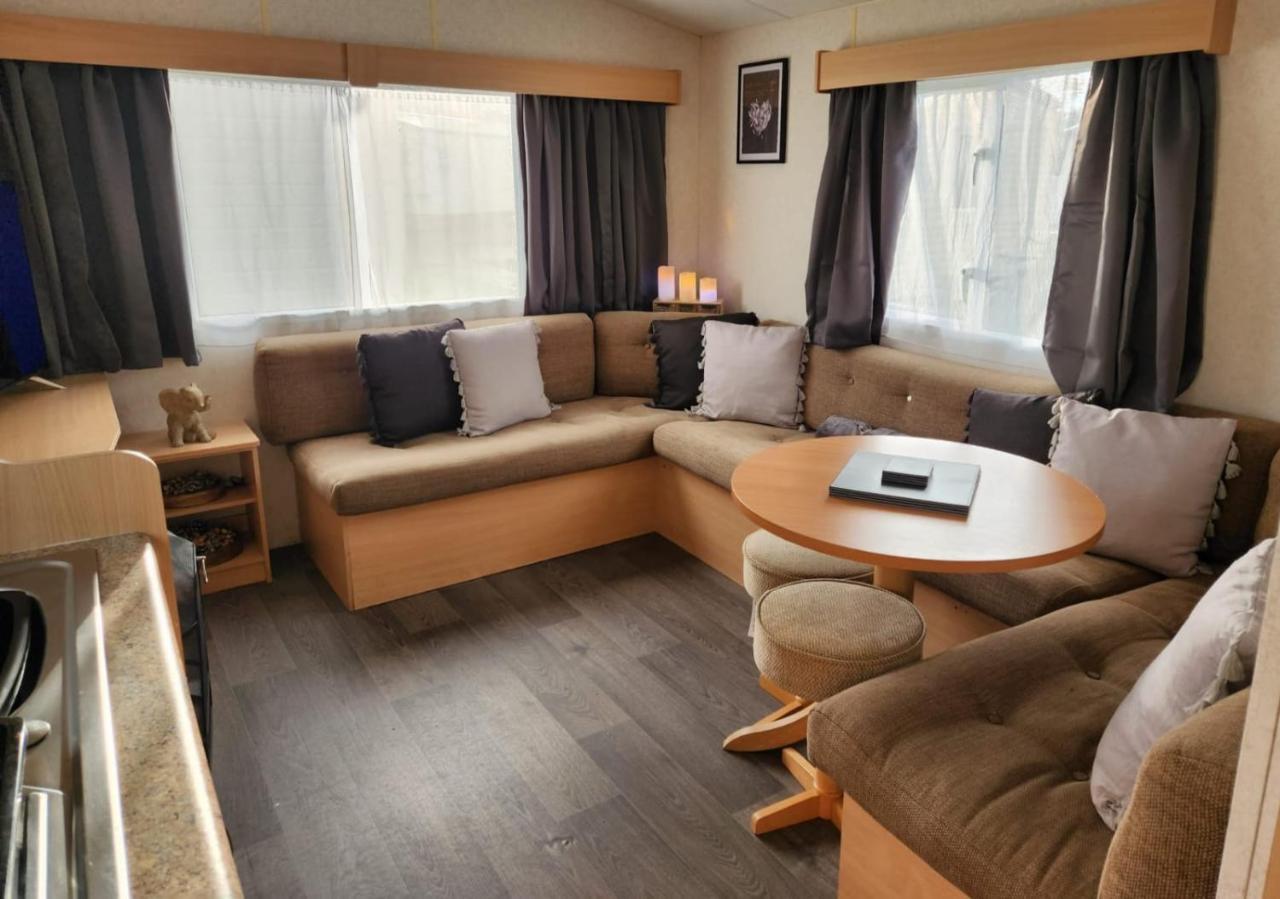 Comfy Caravan On Marine Park Hotell Rhyl Eksteriør bilde