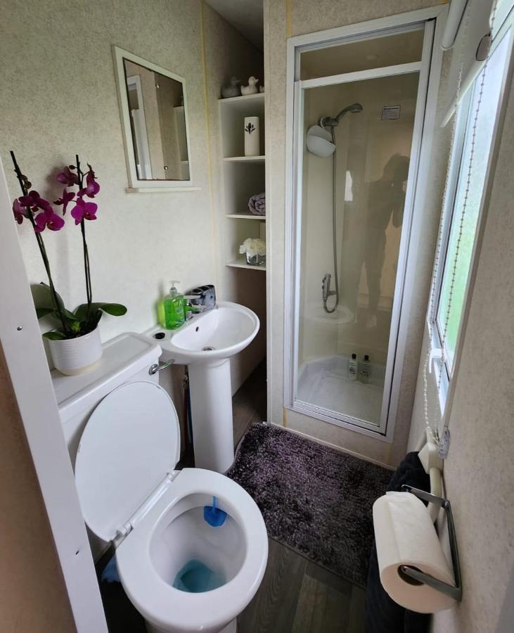 Comfy Caravan On Marine Park Hotell Rhyl Eksteriør bilde